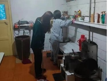 以劳强体
