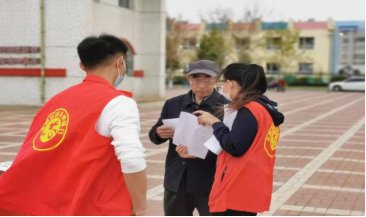 为居民们解答与法律相关的疑难问题