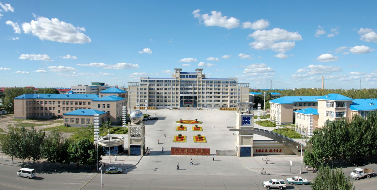 负责师资队伍建设规划