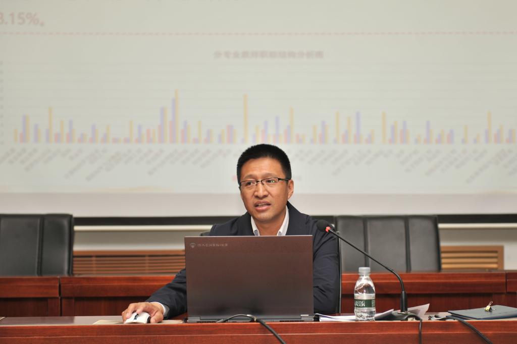 确保立德树人根本任务落实落细》为题