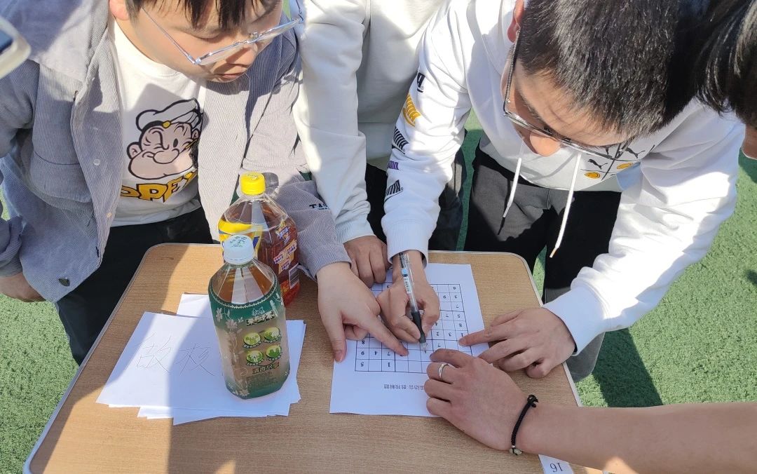 华文杯比赛和师范生微课大赛等比赛中